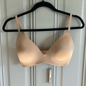 Skims wireless form lightly lined bra 34D Clay